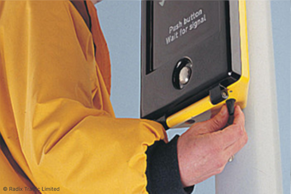 Making use of the tactile buzzers when crossing the&nbsp;road